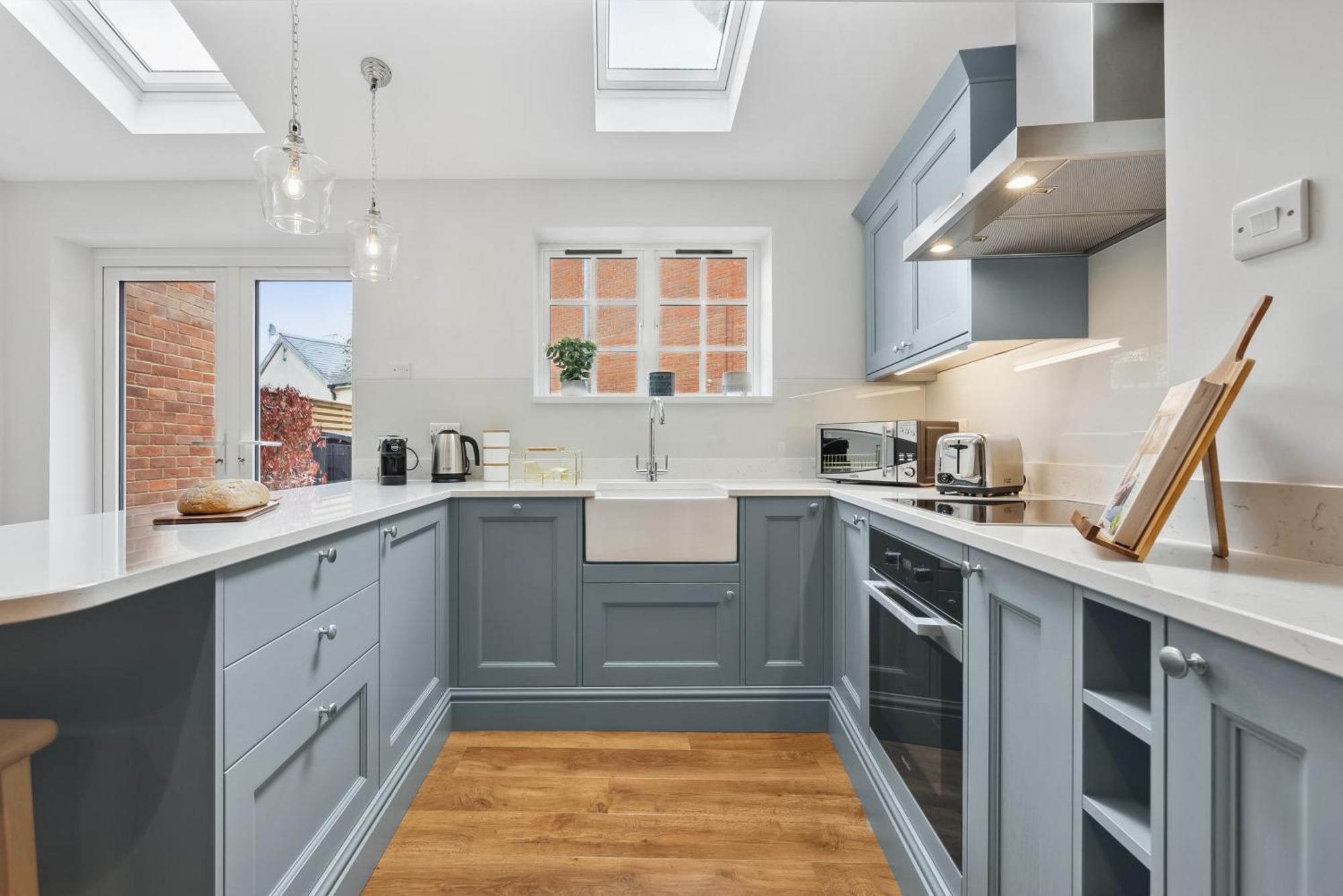 2 Bedrooms Stunning Westgate Cottage Retreat, Central Winchester, Free On-Street Parking Permit, With Garden Close To Cathedral - Sleeps 6, Pets Are Welcome, Summer Special Offer! - By Blue Puffin Stays 外观 照片