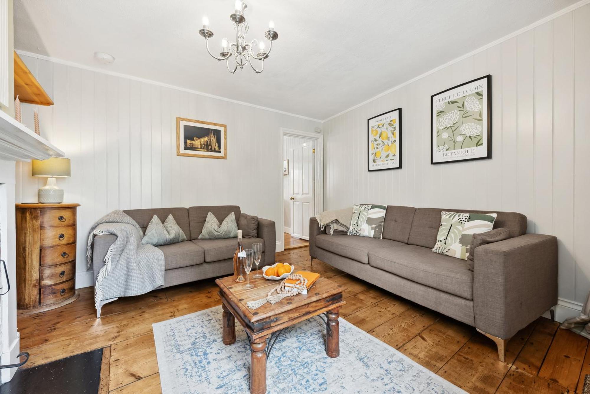 2 Bedrooms Stunning Westgate Cottage Retreat, Central Winchester, Free On-Street Parking Permit, With Garden Close To Cathedral - Sleeps 6, Pets Are Welcome, Summer Special Offer! - By Blue Puffin Stays 外观 照片